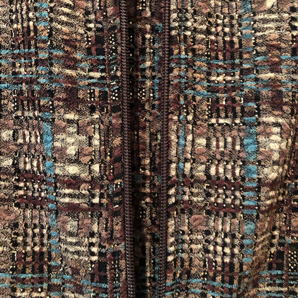 Suit - Picture 4 of 5